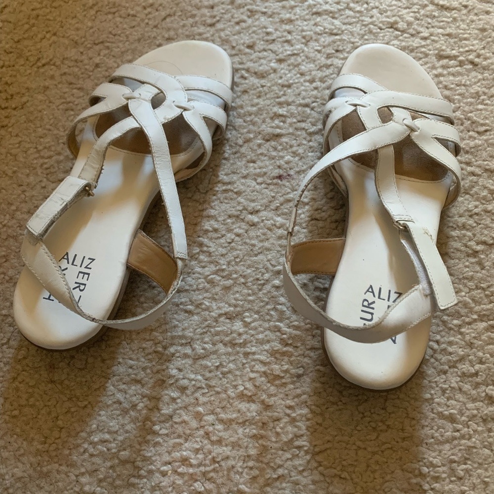 Naturalizer, 8M US, white sandals